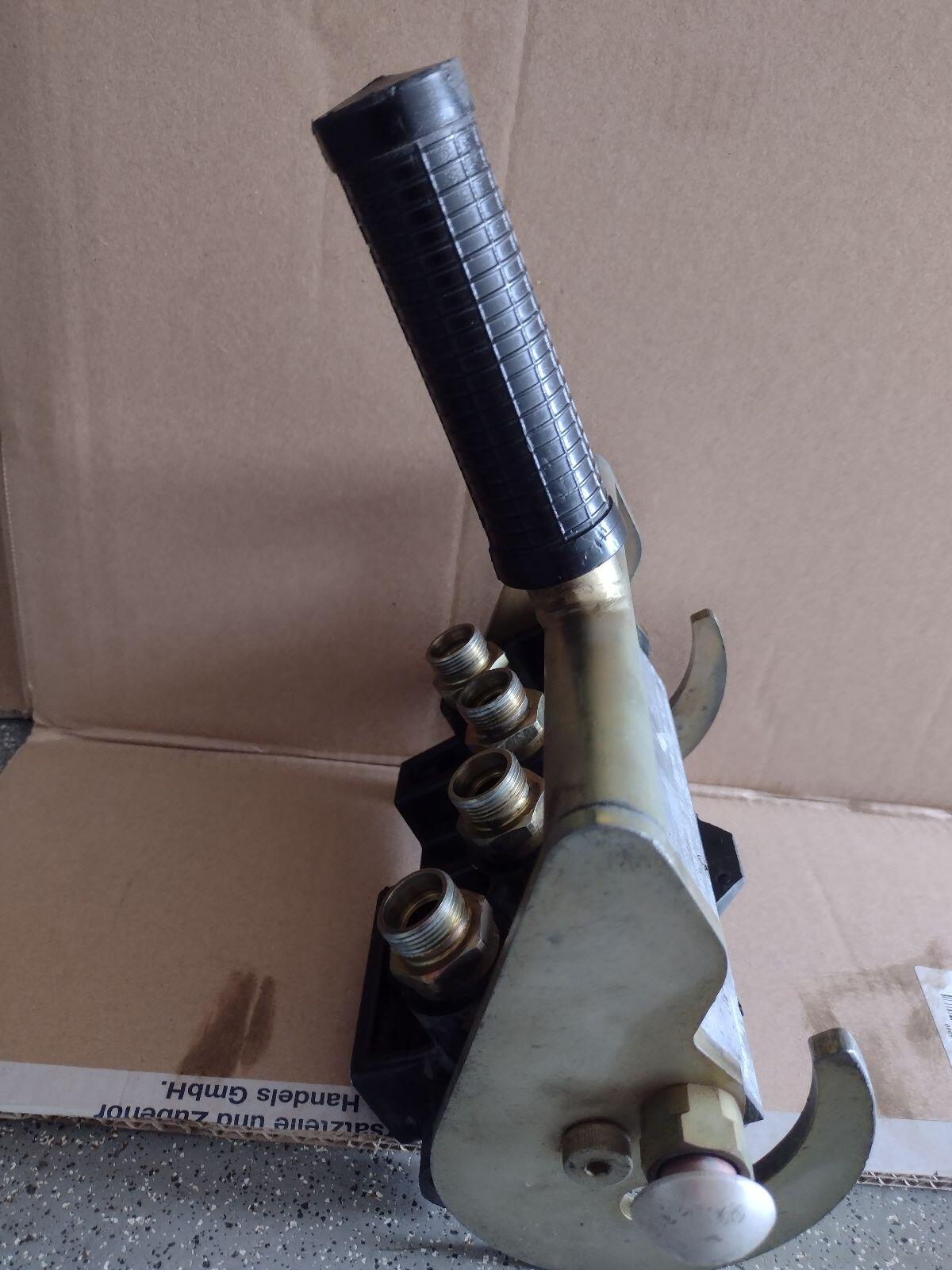 Schnellverschluss Universal für Frontlader 3