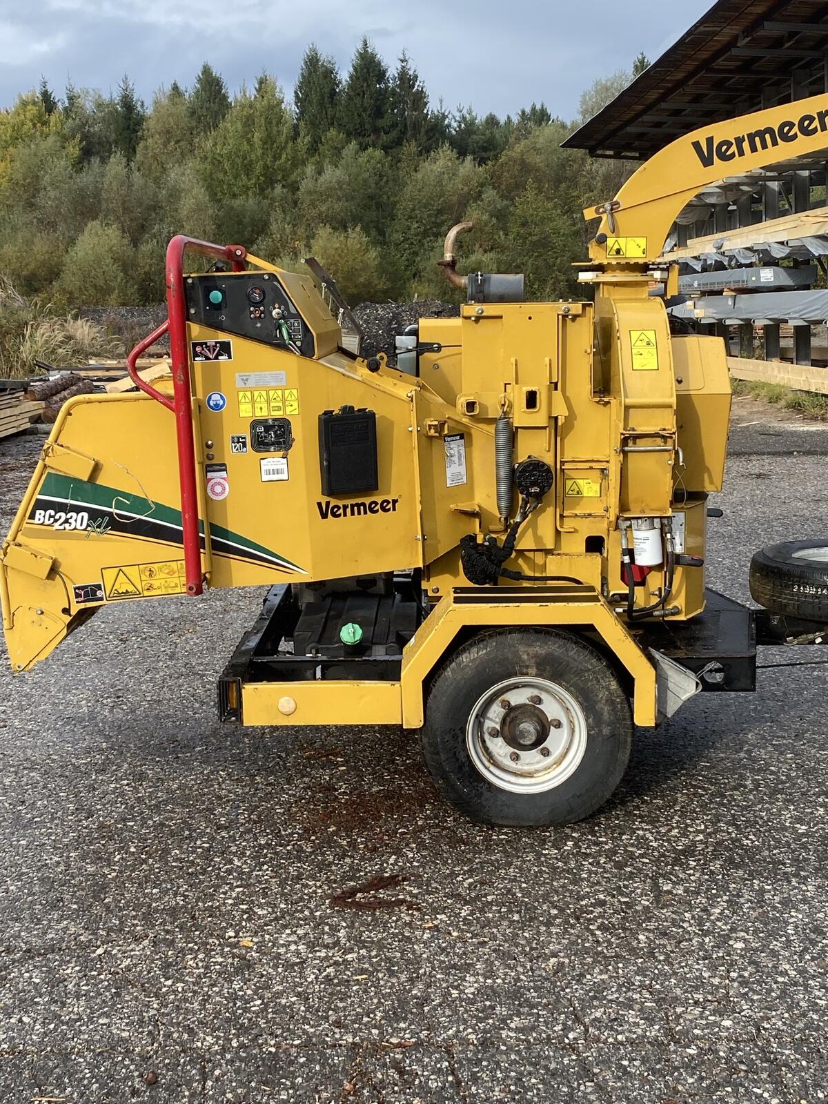 Vermeer Scheibenhäcksler mit eigenem Motor, BC230 2