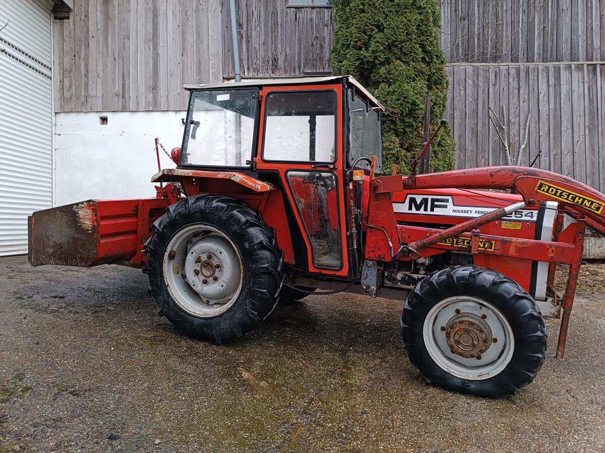 Massey Ferguson 254 mit Frontlader 2