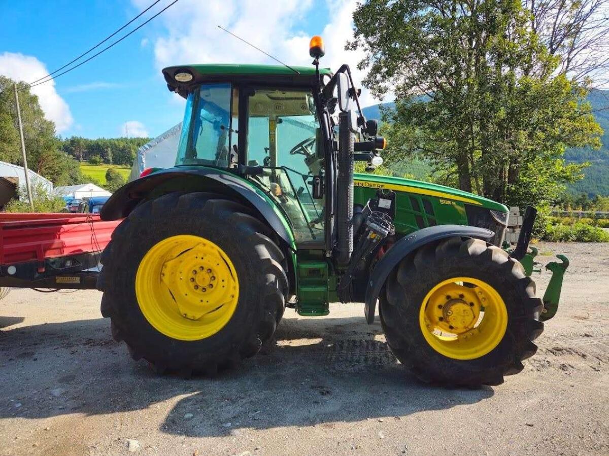 John Deere 5125 R 3