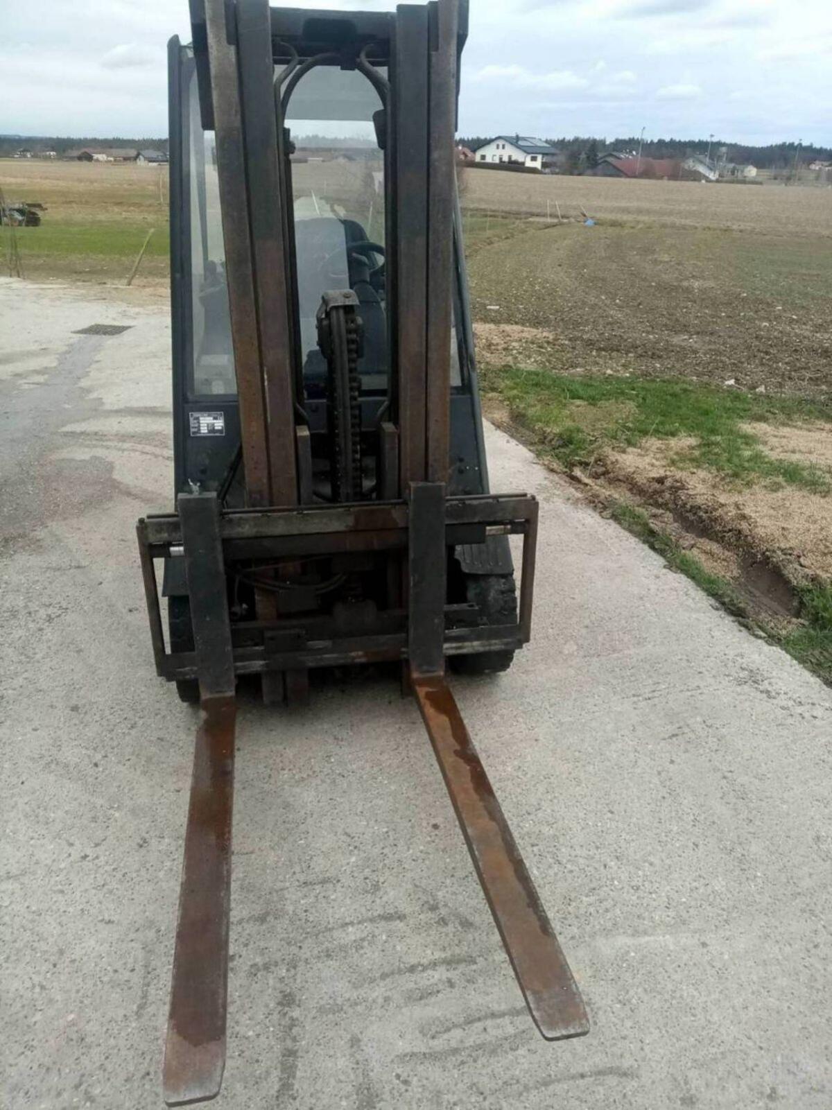Linde Stapler E30-02 3