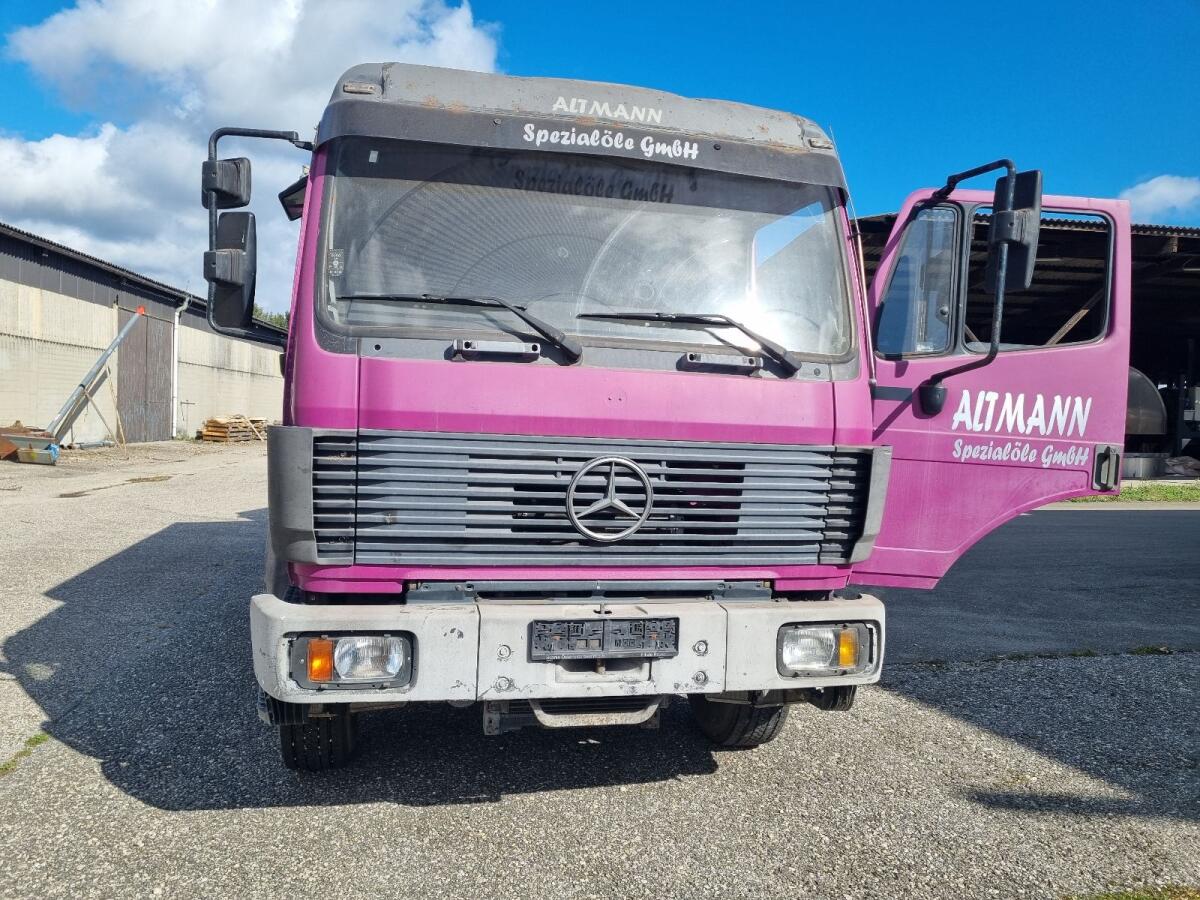 Mercedes Benz SK 1733 2