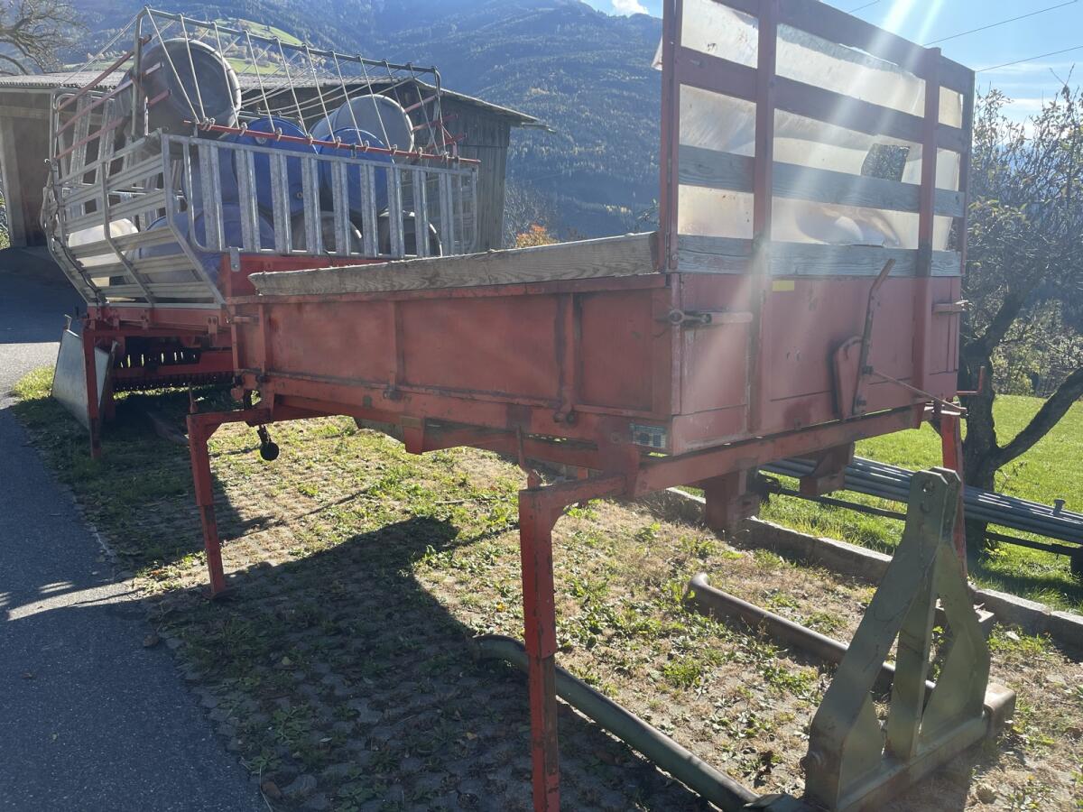 Brücke mit Kratzboden Pöttinger 3