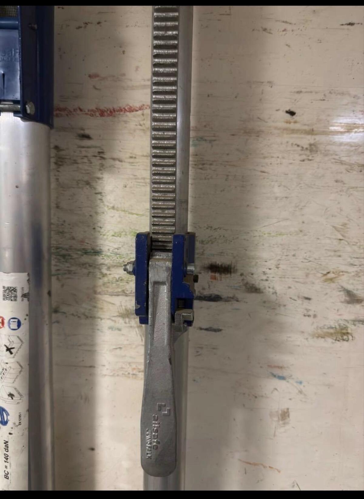 Ladungssicherung Klemmbalken 3