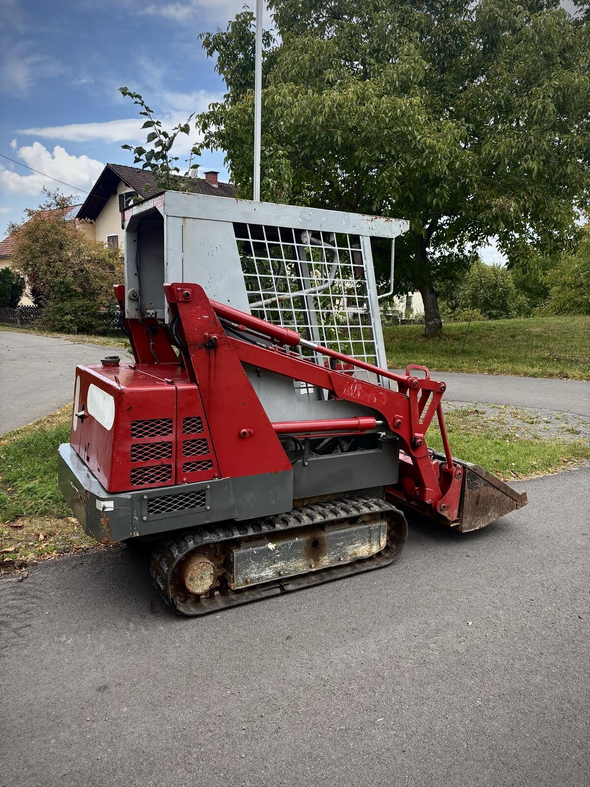 Takeuchi TL-10 Raupen Kompaktlader 1