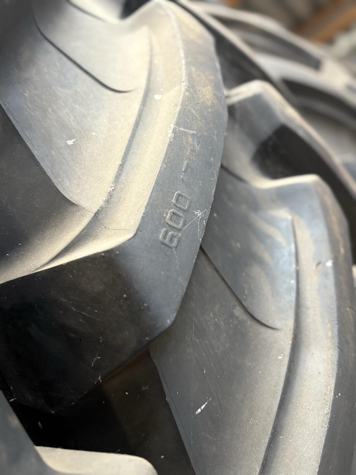 Reifen Trelleborg VF 600/70 R 30 2