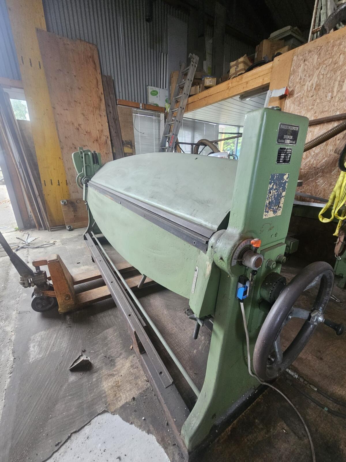 Hydraulische Schwenkbiegemaschine, Abkantbank 3