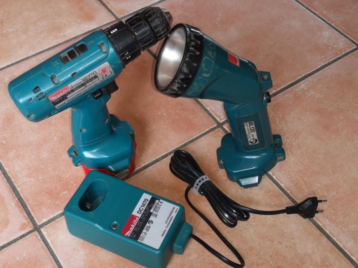 Makita 12 V Akkuschrauber und Akkutaschenlampe 3