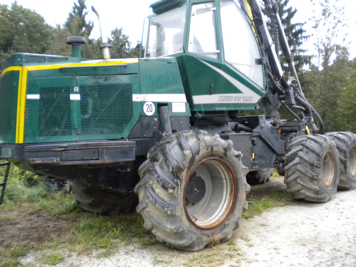 HARVESTER PREUSS 86 Bj. 2009 2