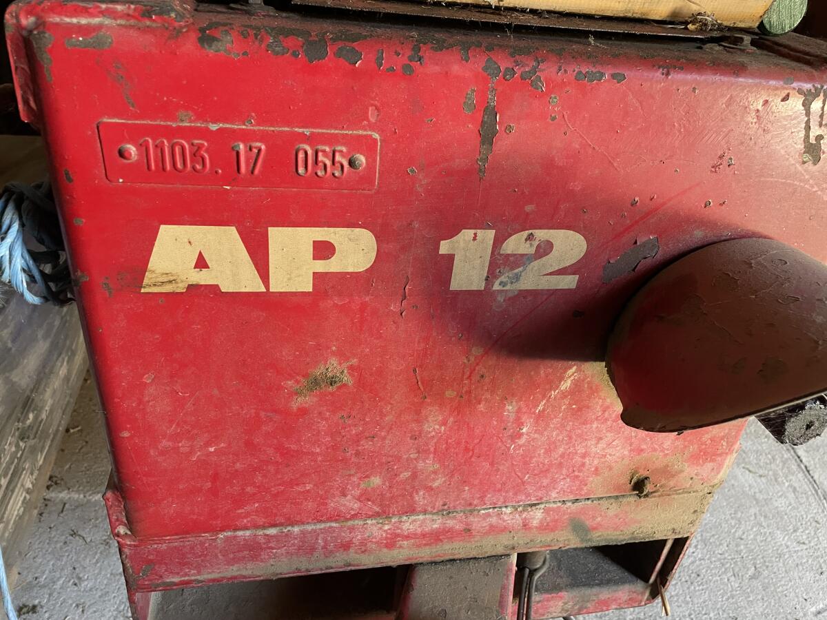 Verkaufe alte Landmaschinen 1