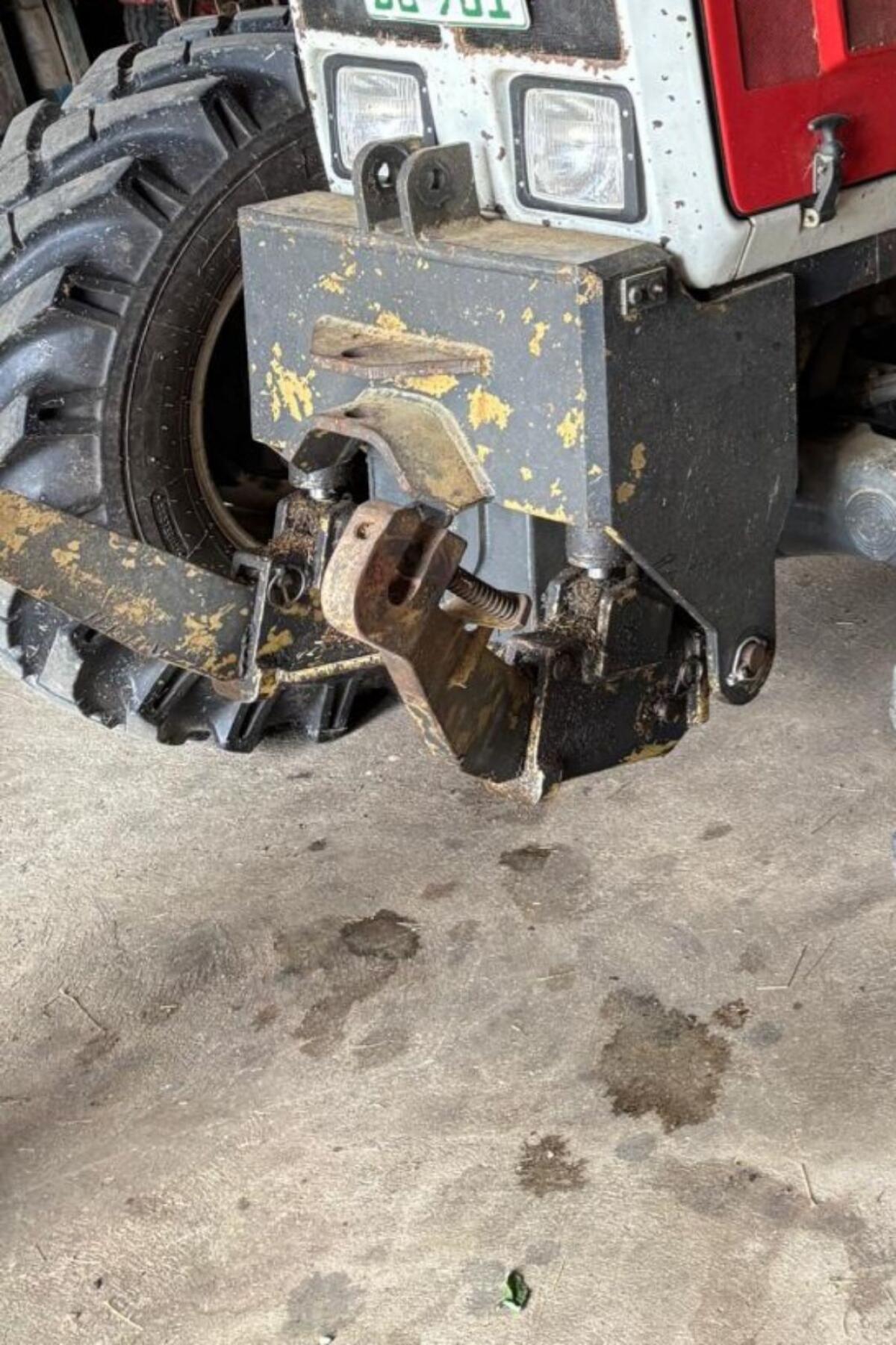 Steyr Fronthydraulik und Frontzapfwelle 2