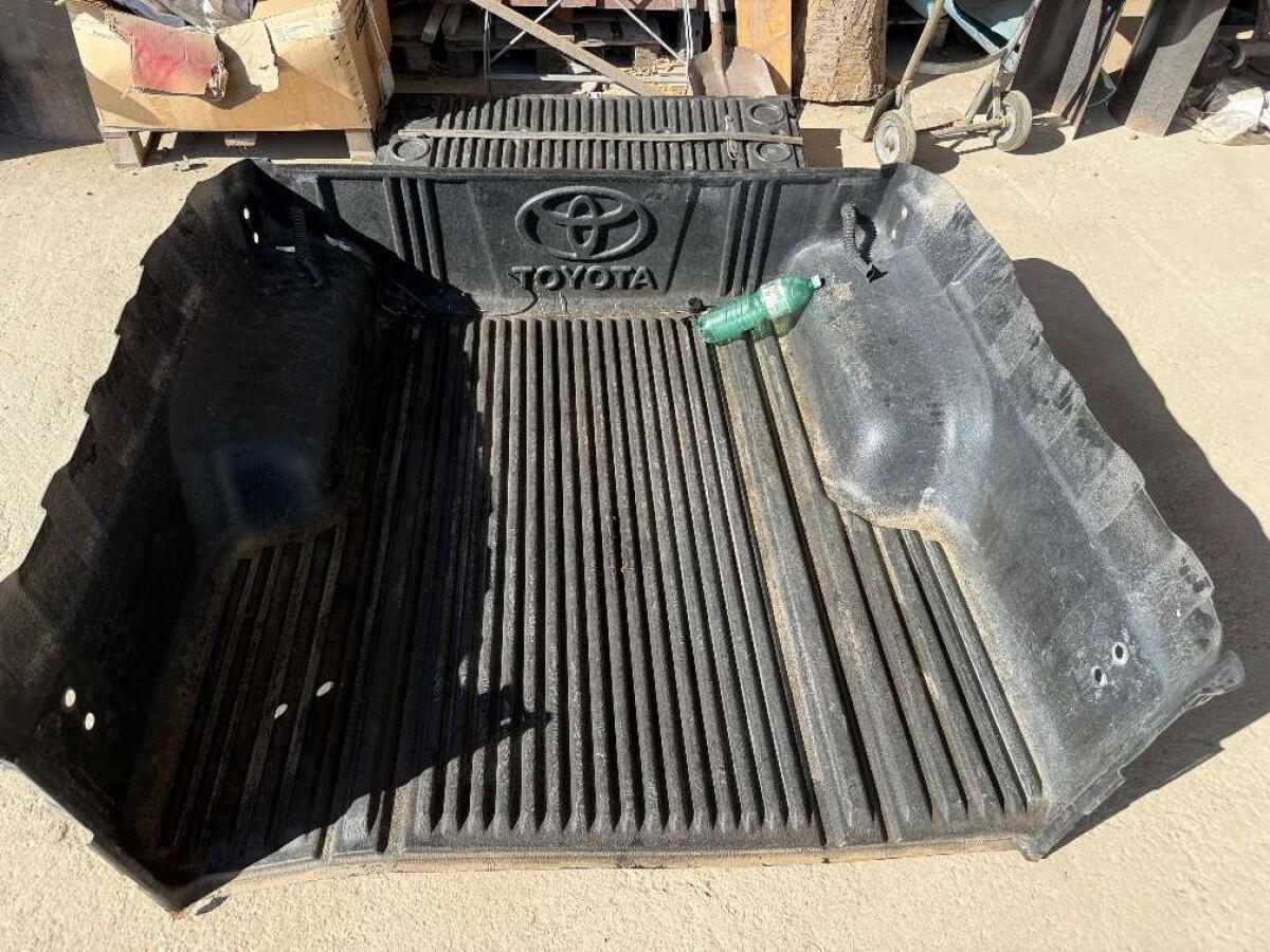 Toyota Hilux Original Wanne 2