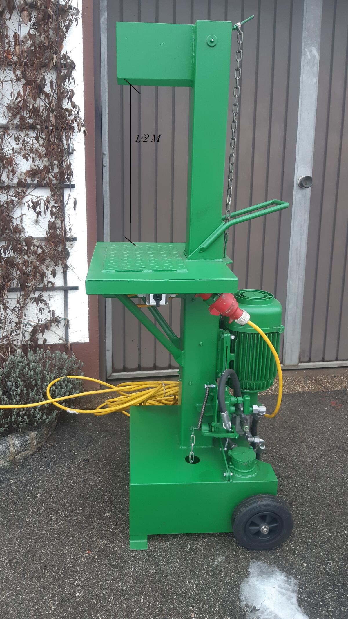 Holzspalter mit Fußbedienung 2