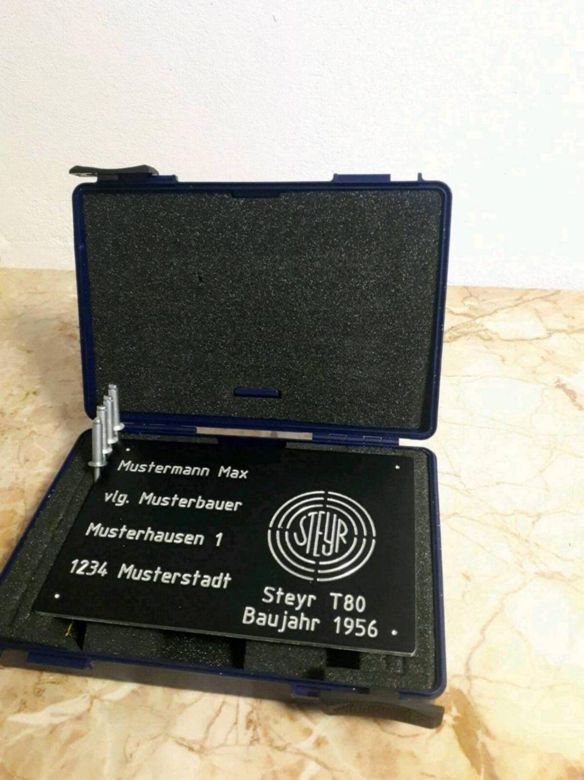 Gravierte Aluminium-Schilder für Oldtimer, Traktoren 1