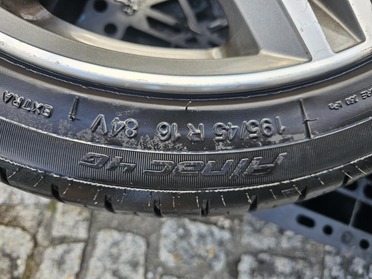 Alu-Felgen mit Reifen 195/45 R16 für Renault Megane 3