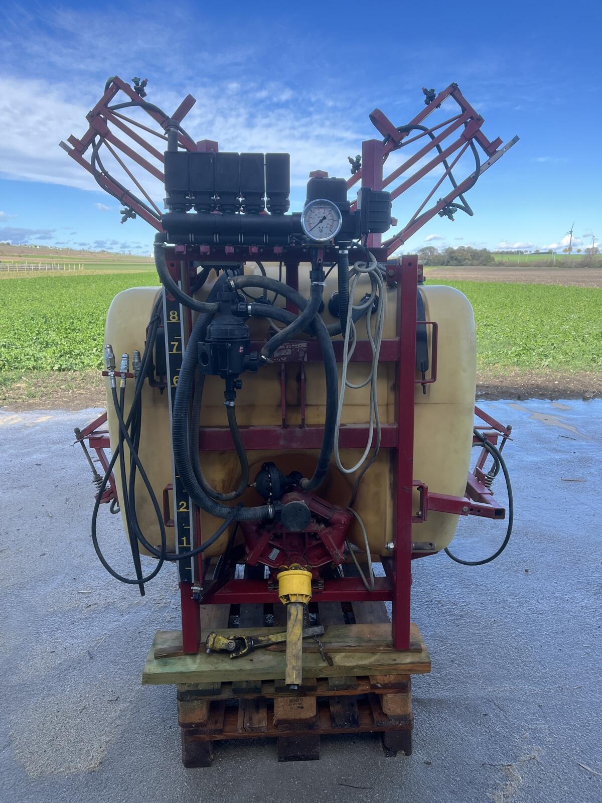 Hardi 900 l, 12 m Balken 2