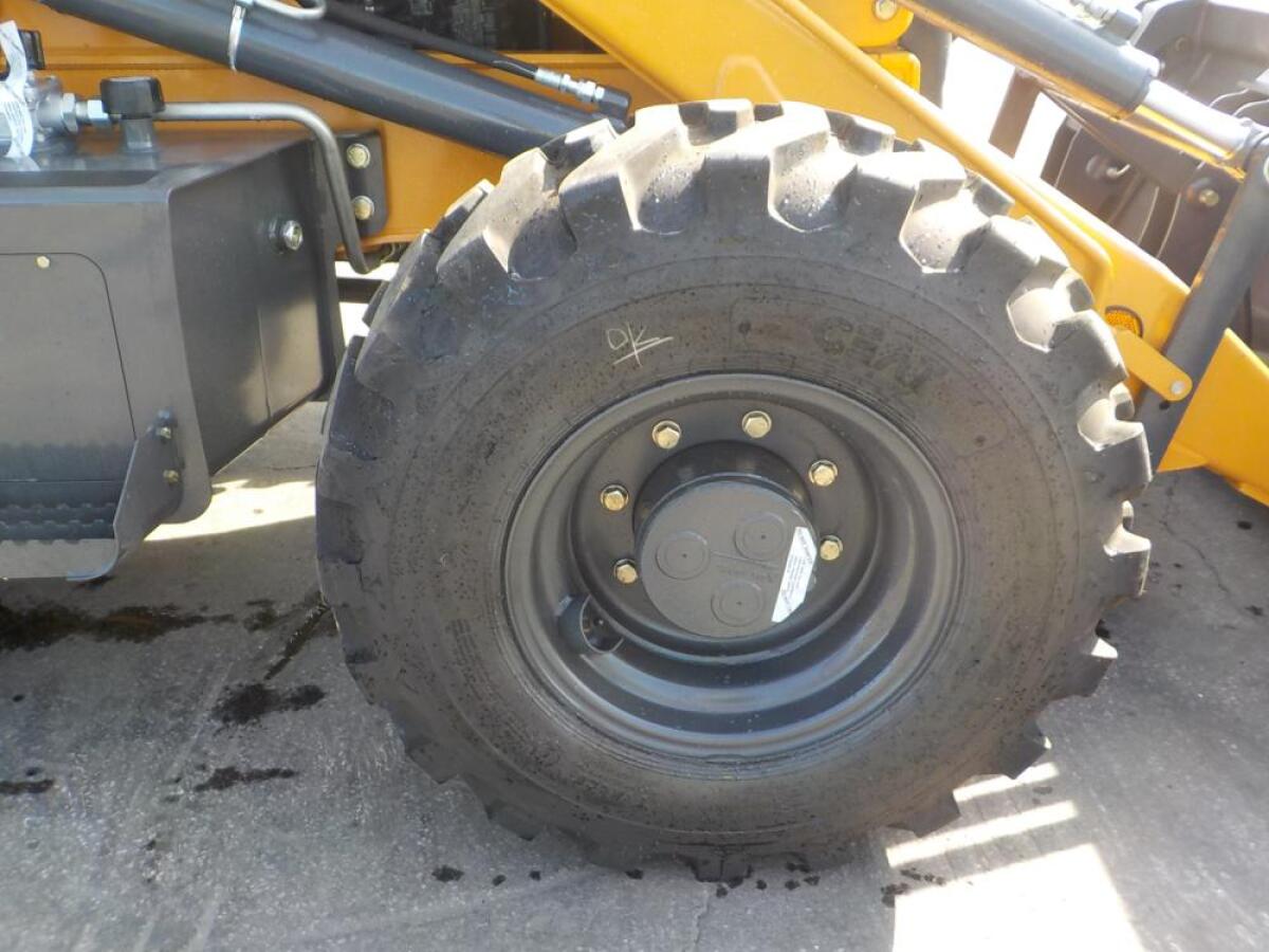 2021 Case 851EX-4WD Baggerlader 3