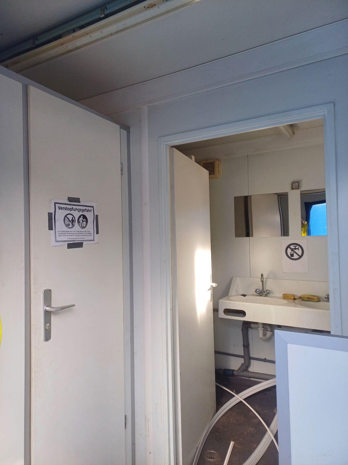 WC Container 3
