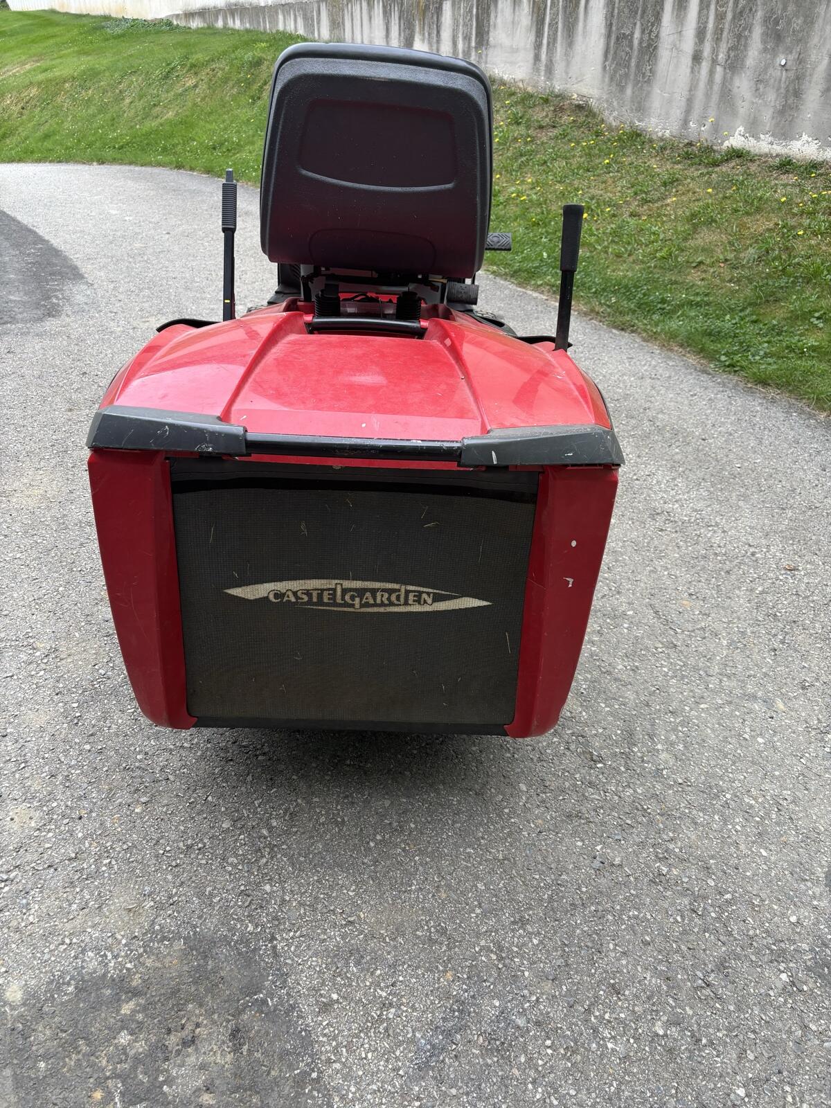 Rasenmäher Traktor Castelgarden XX220HDE 3