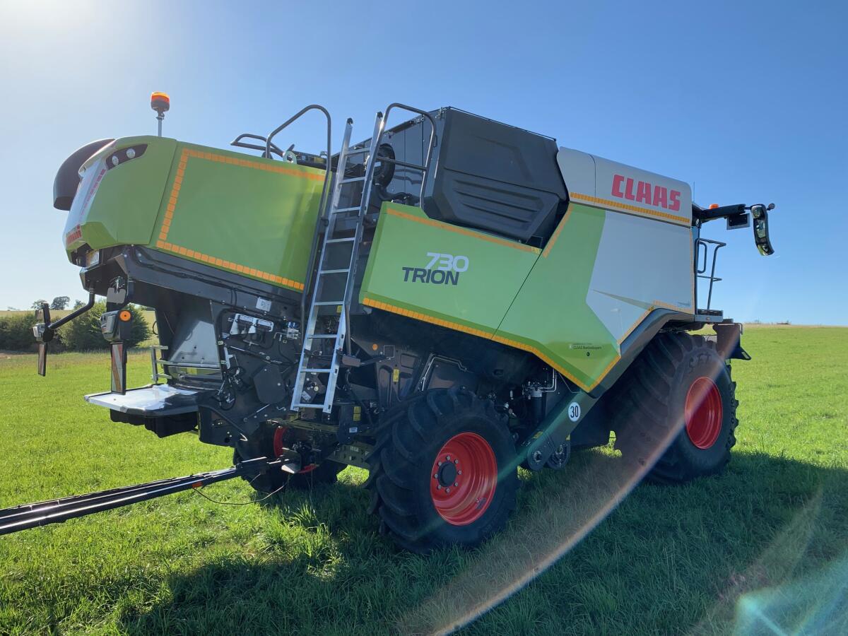 Claas Trion 730 mit Convio Flex 770 3