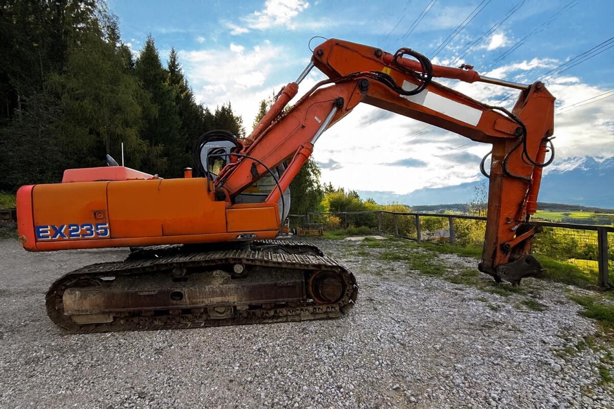 Fiat Hitachi EX235 2