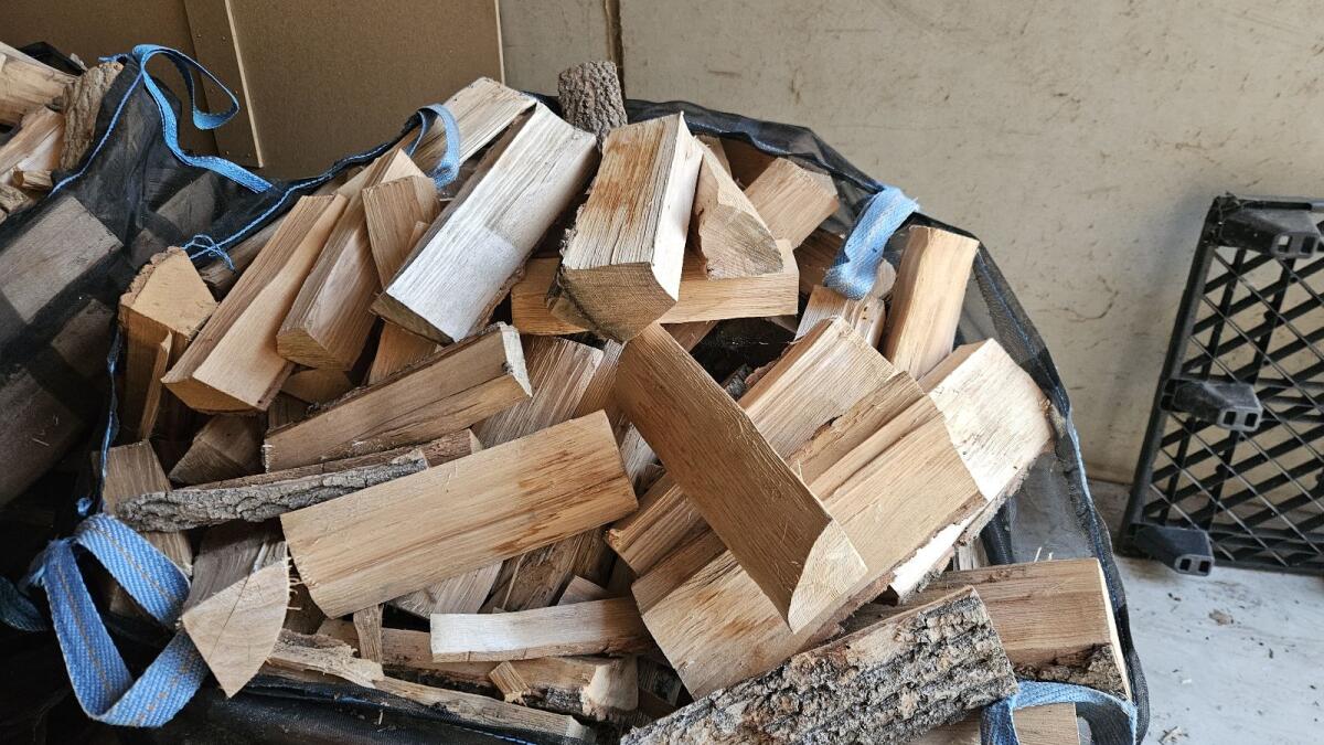 Brennholz nur Hartholz Esche und Buche 2