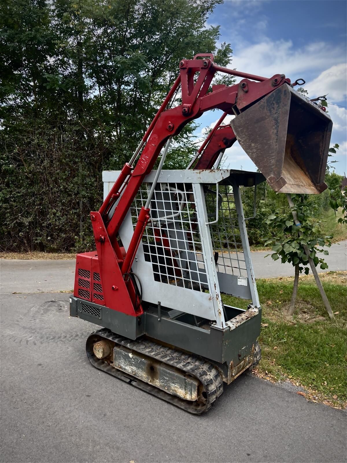 Takeuchi TL-10 Raupen Kompaktlader 2