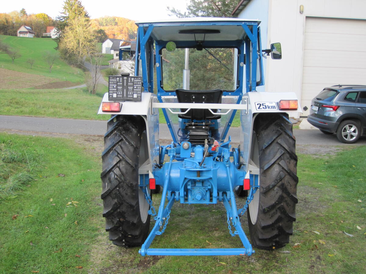Traktor Ford 3055 3