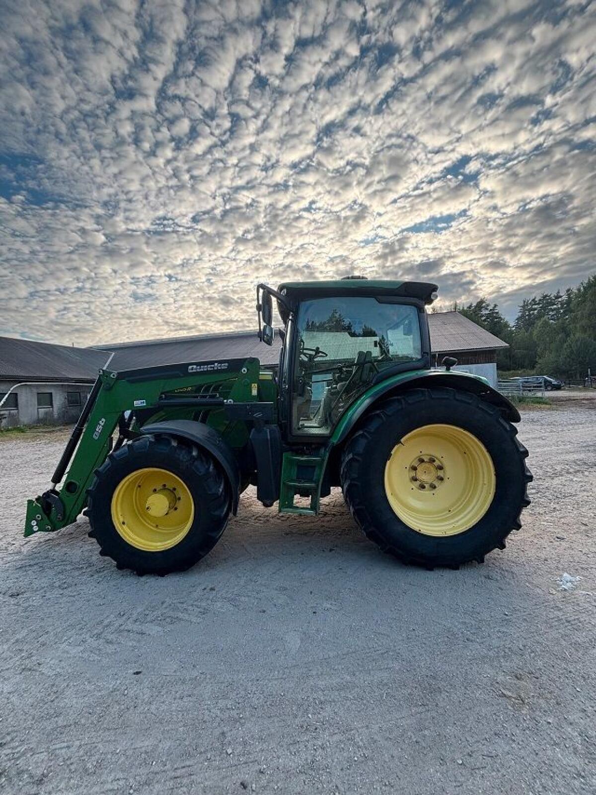 John Deere 6125R 2