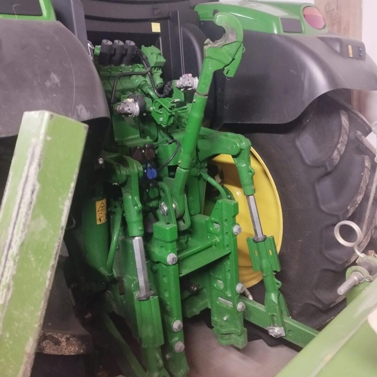 John Deere 6110 R Premium 2