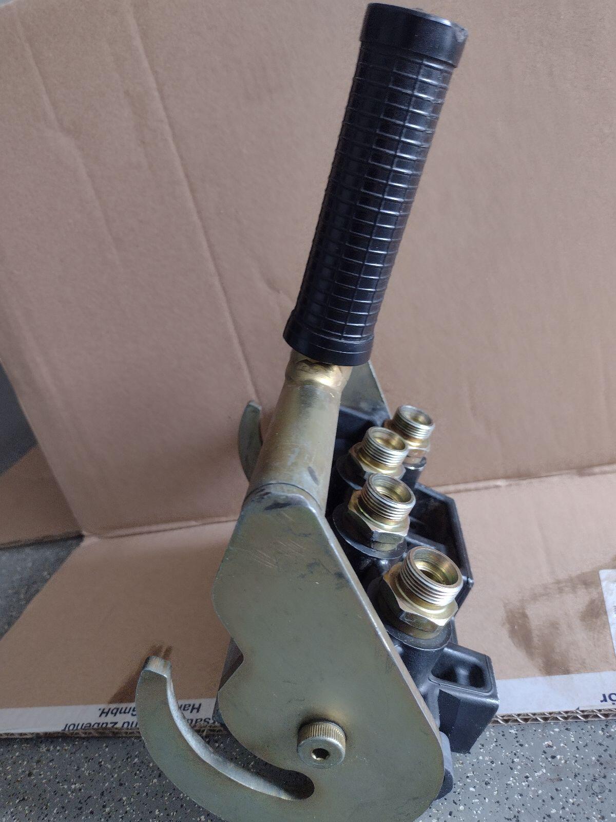 Schnellverschluss Universal für Frontlader 2