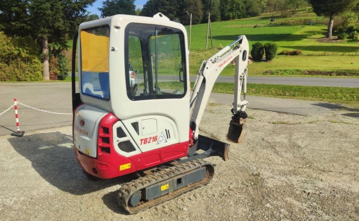 Takeuchi TB216 Minibagger 2