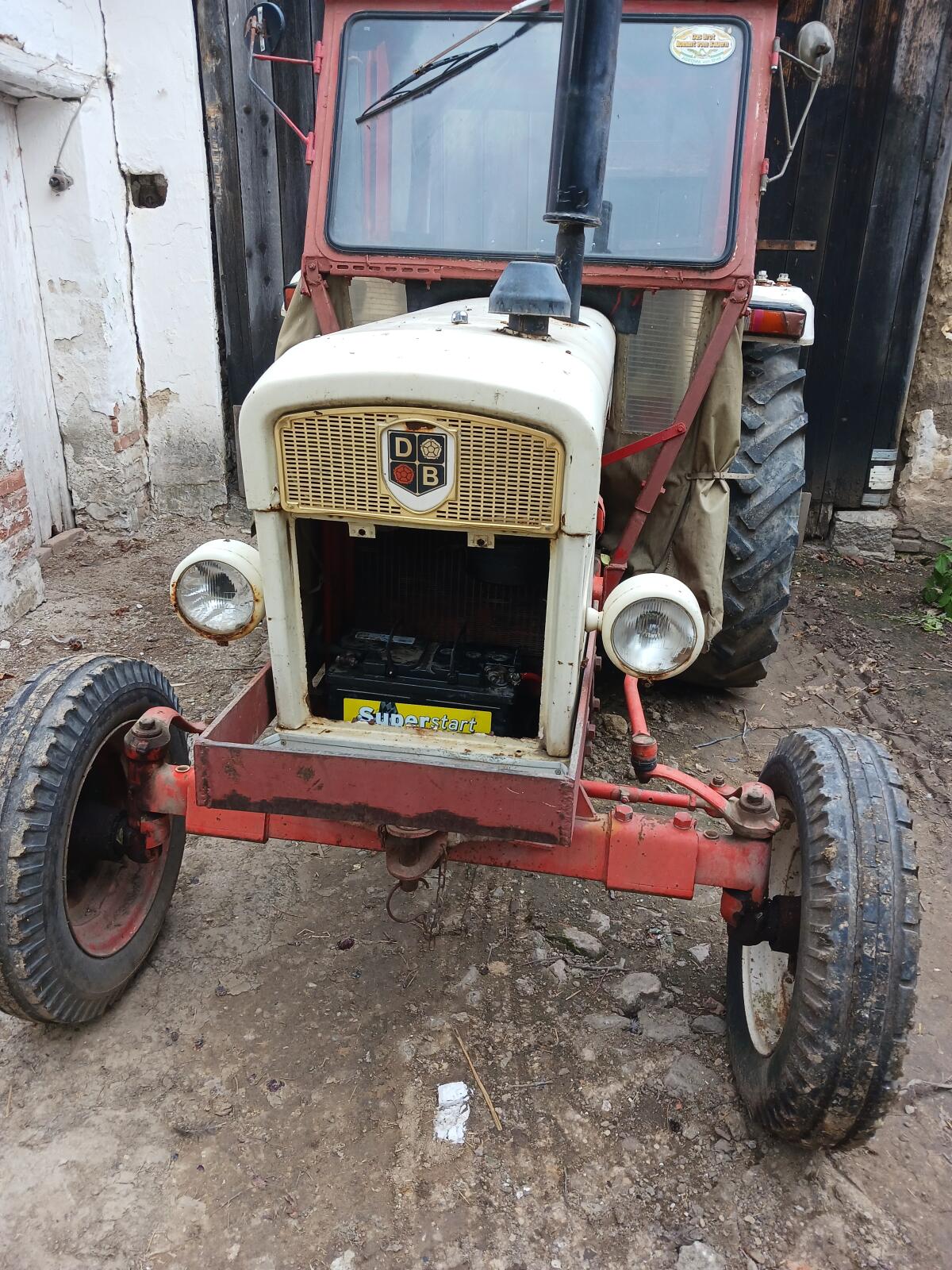 Case David Brown 885 3