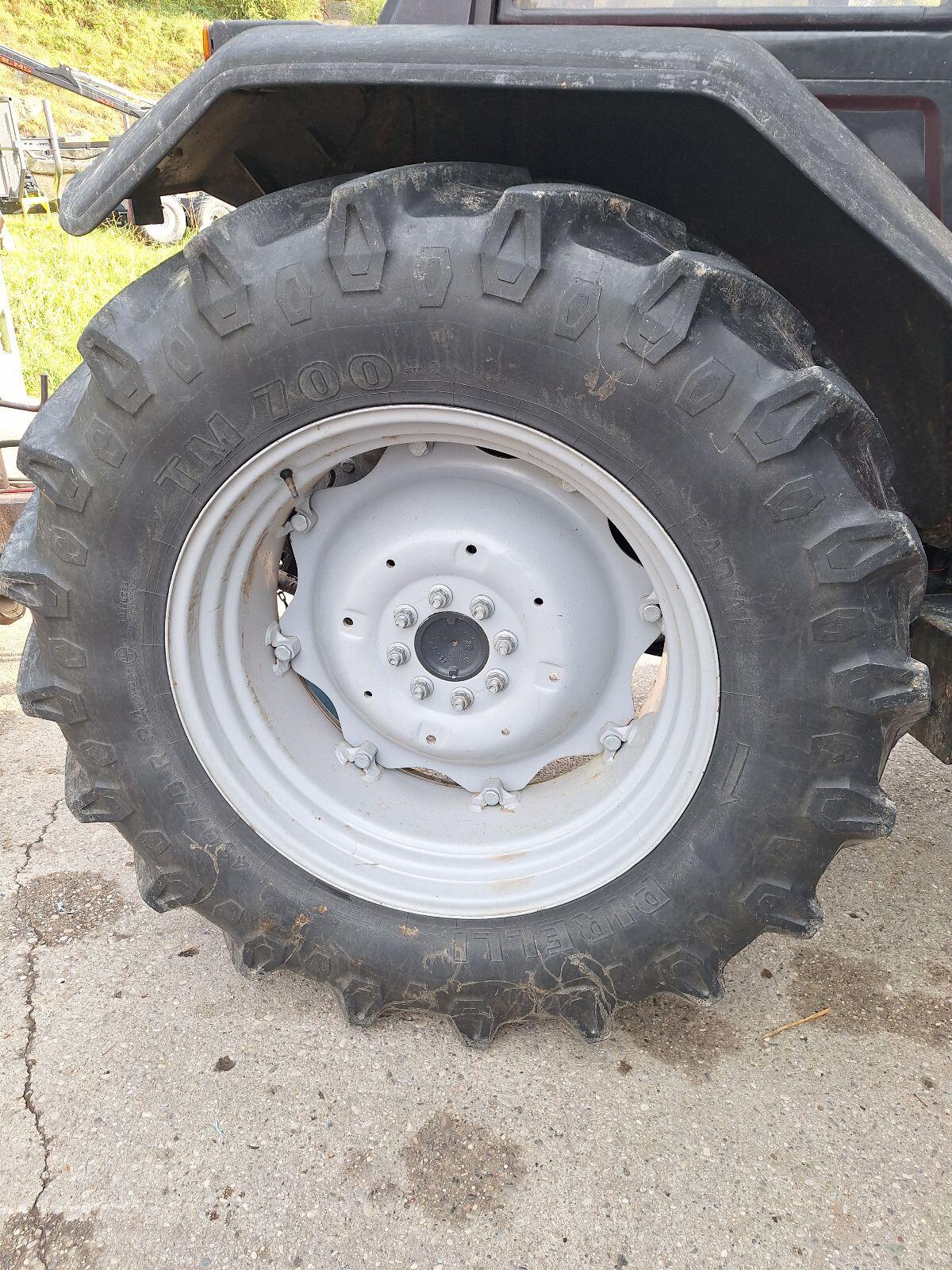 Reifen 480/70R34 und 420/70R24 Pirelli TM700 3
