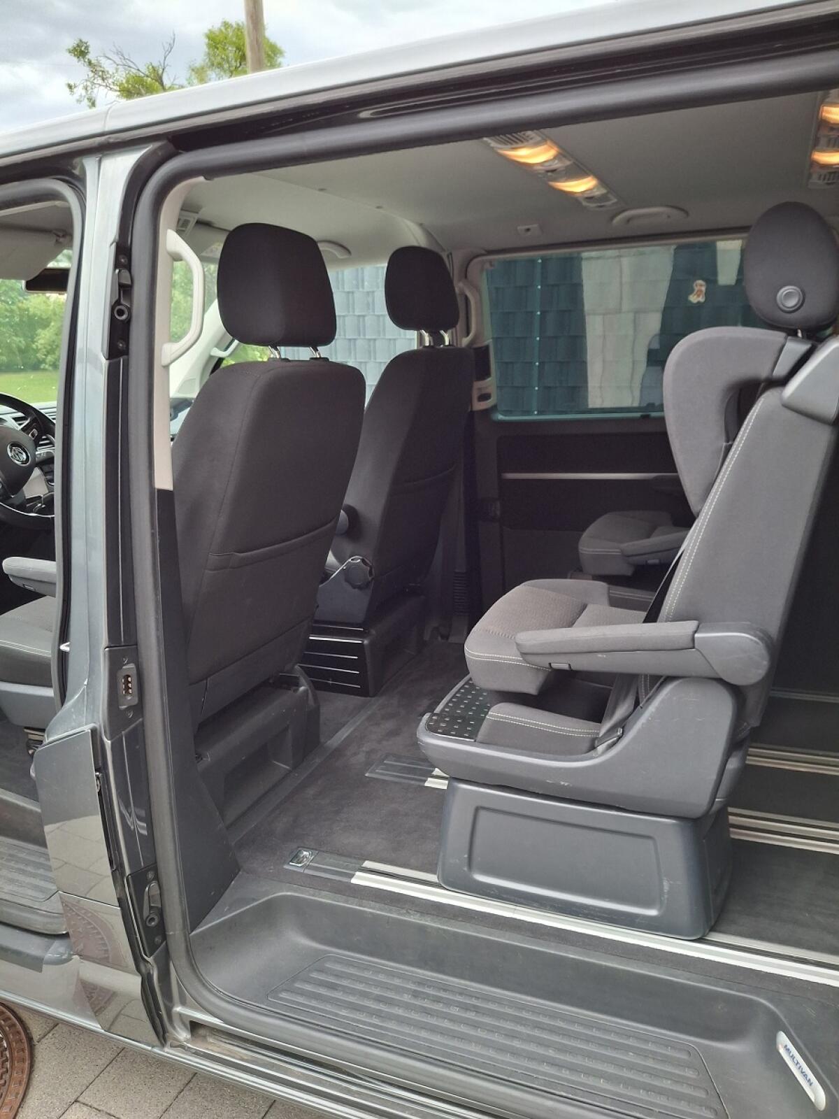 VW Multivan Comfortline 2,0 TDI 4Motion BMT DSG 3