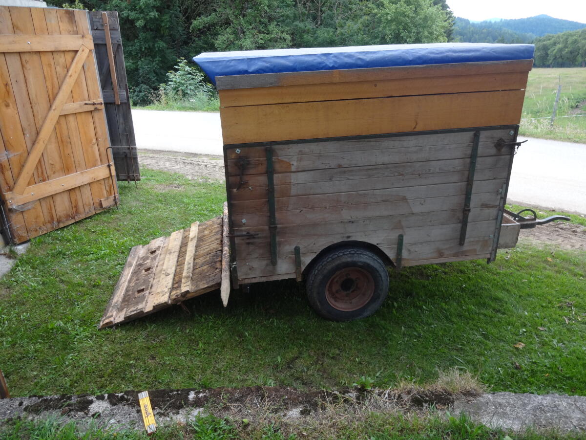 Mobiler Hühnerstall - Viehanhänger 2
