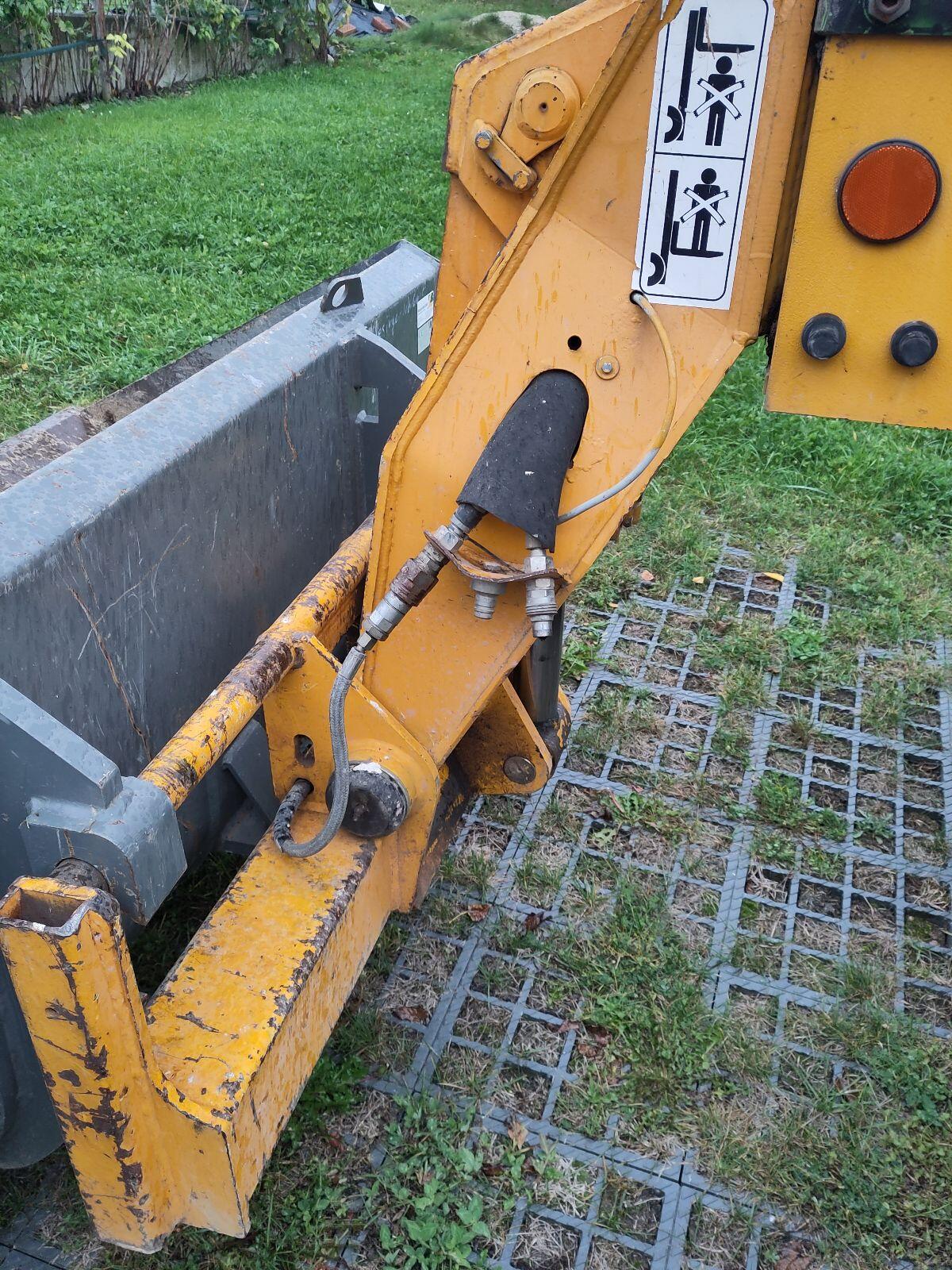 Merlo P 40.9 mit Palettengabel und Schaufel 2