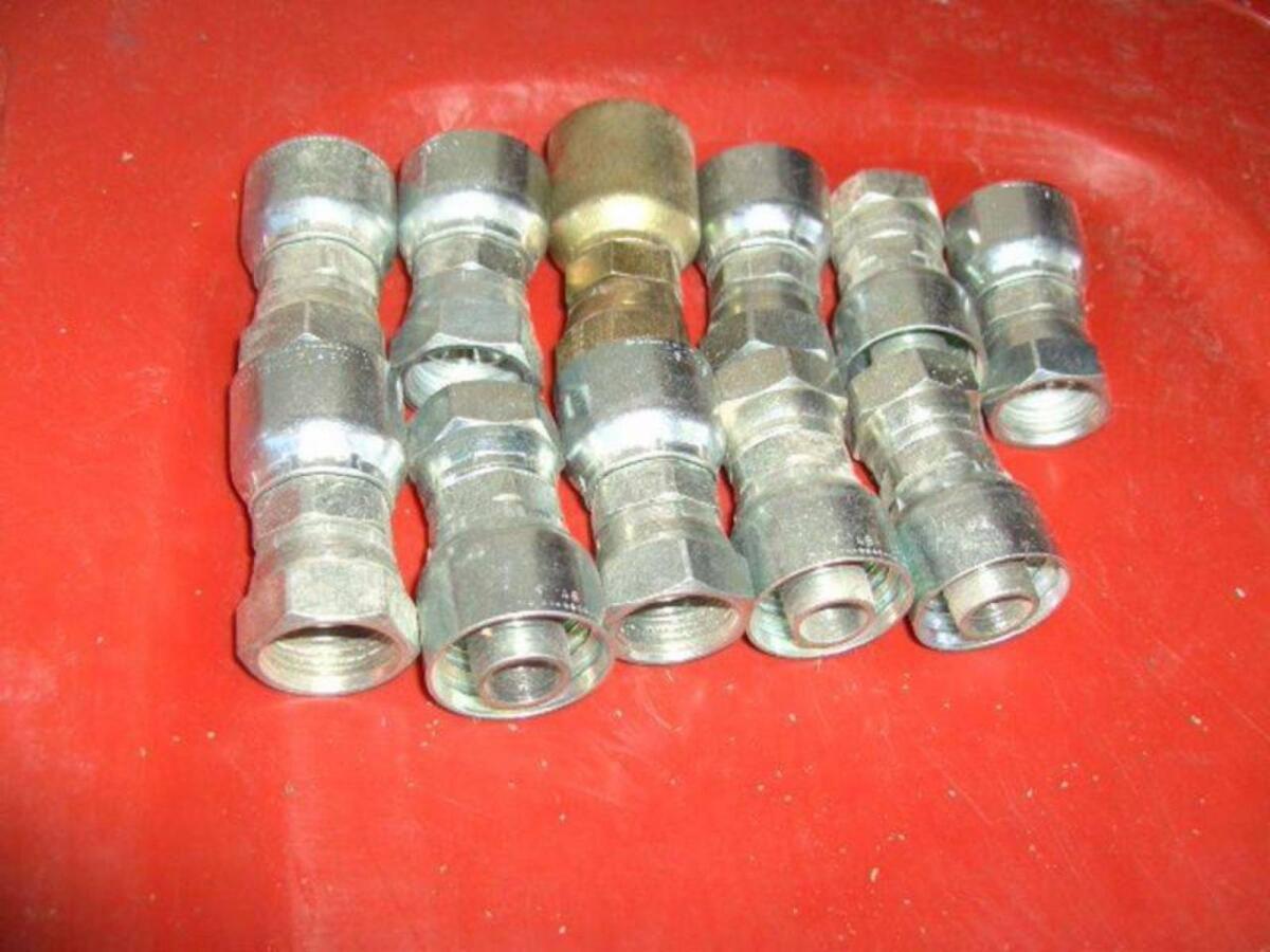 Suche Parker Pressfittinge, Pressarmaturen, Pressnippel 1