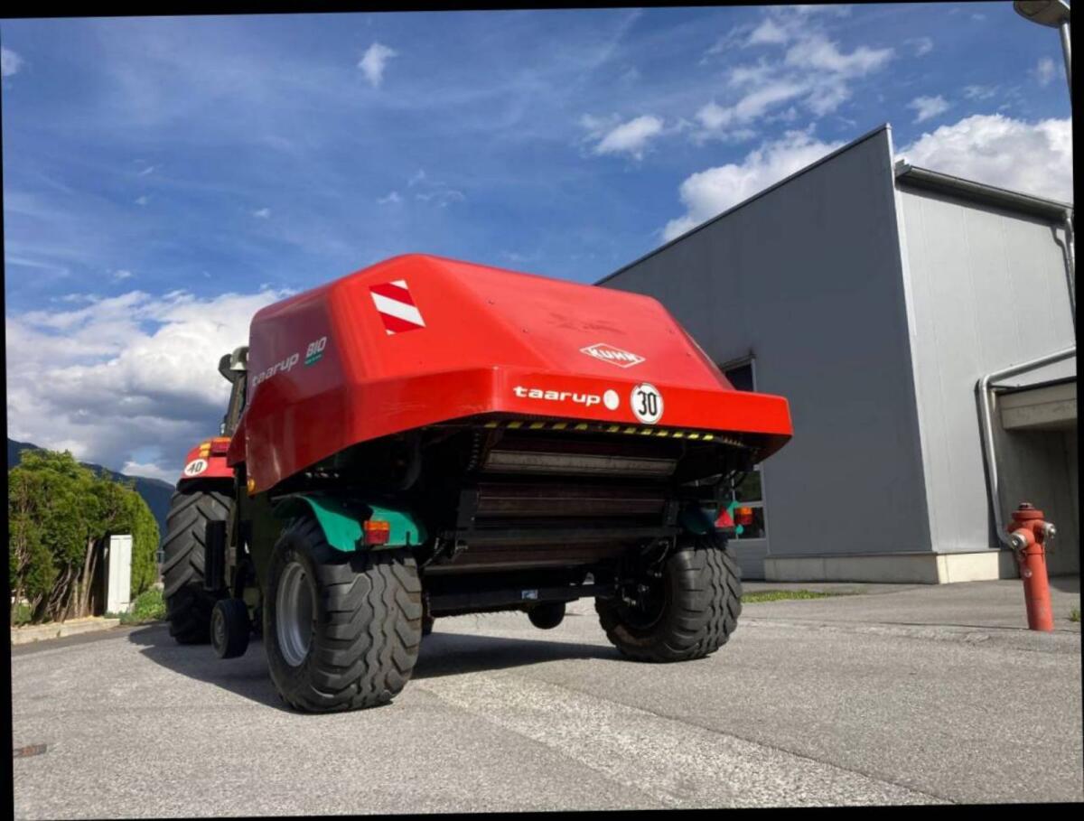 Taarup Kuhn Bio B4000 Press-Wickelkombination 2