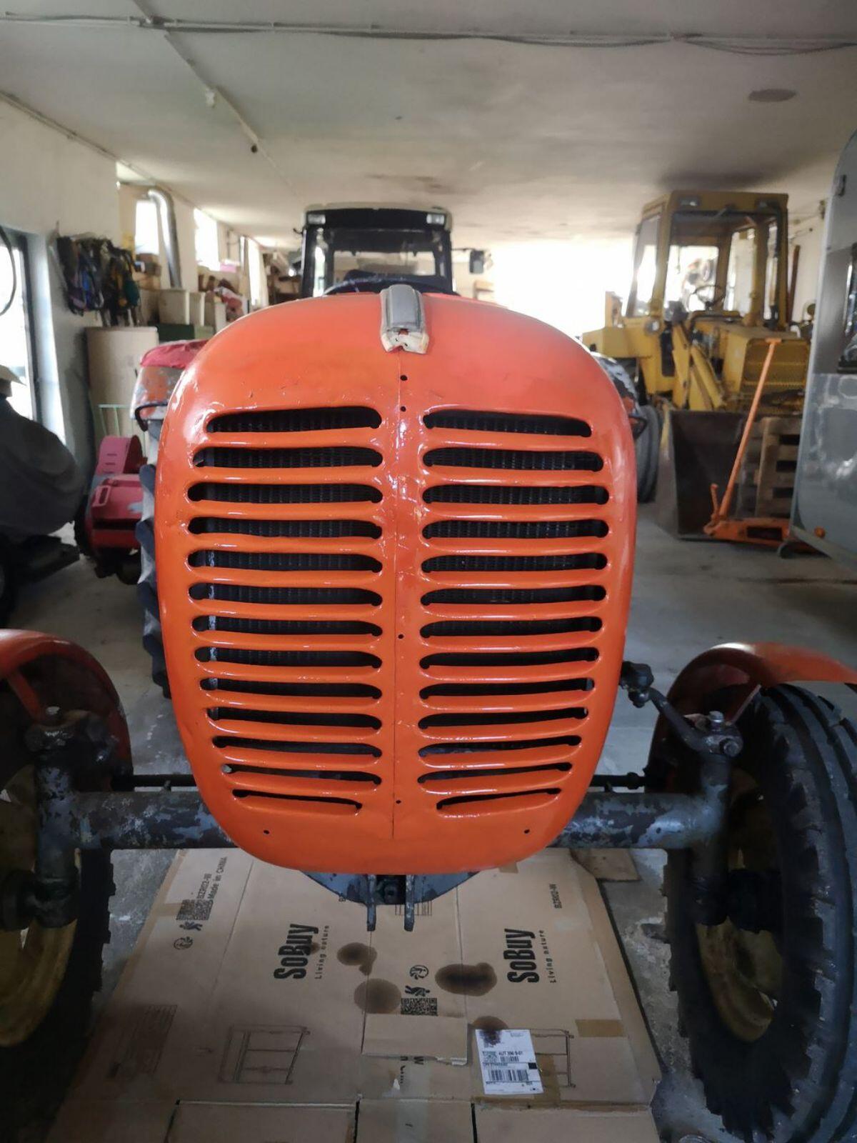 Suche Motorhaube für Steyr 188 2