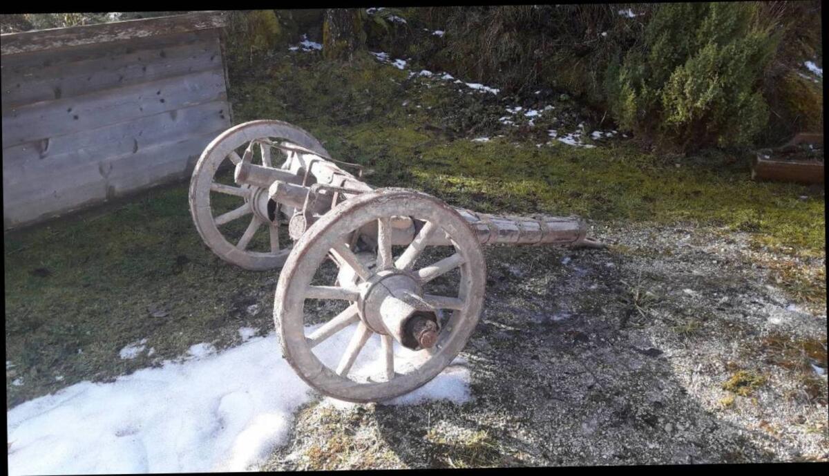 Anhängerachse antik 2