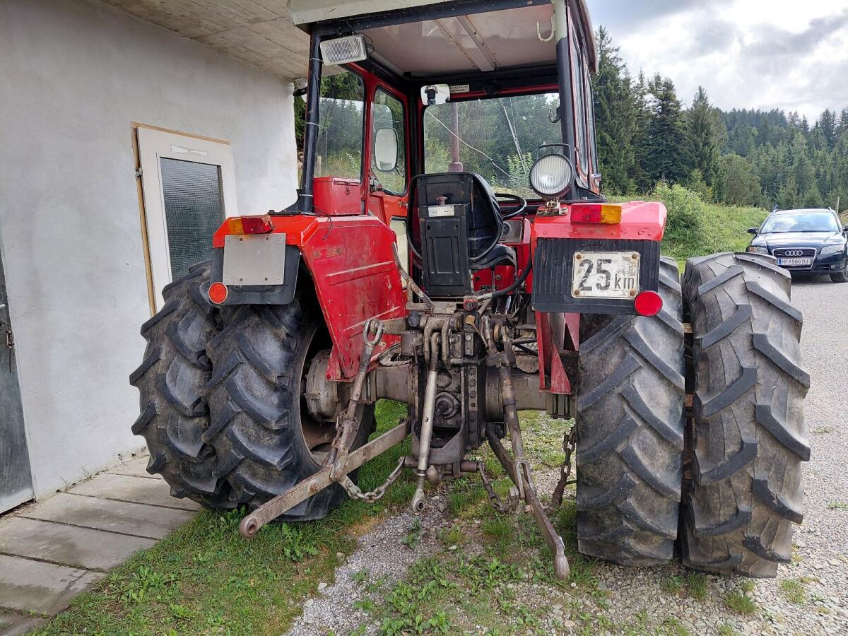 Massey Ferguson Traktor 3