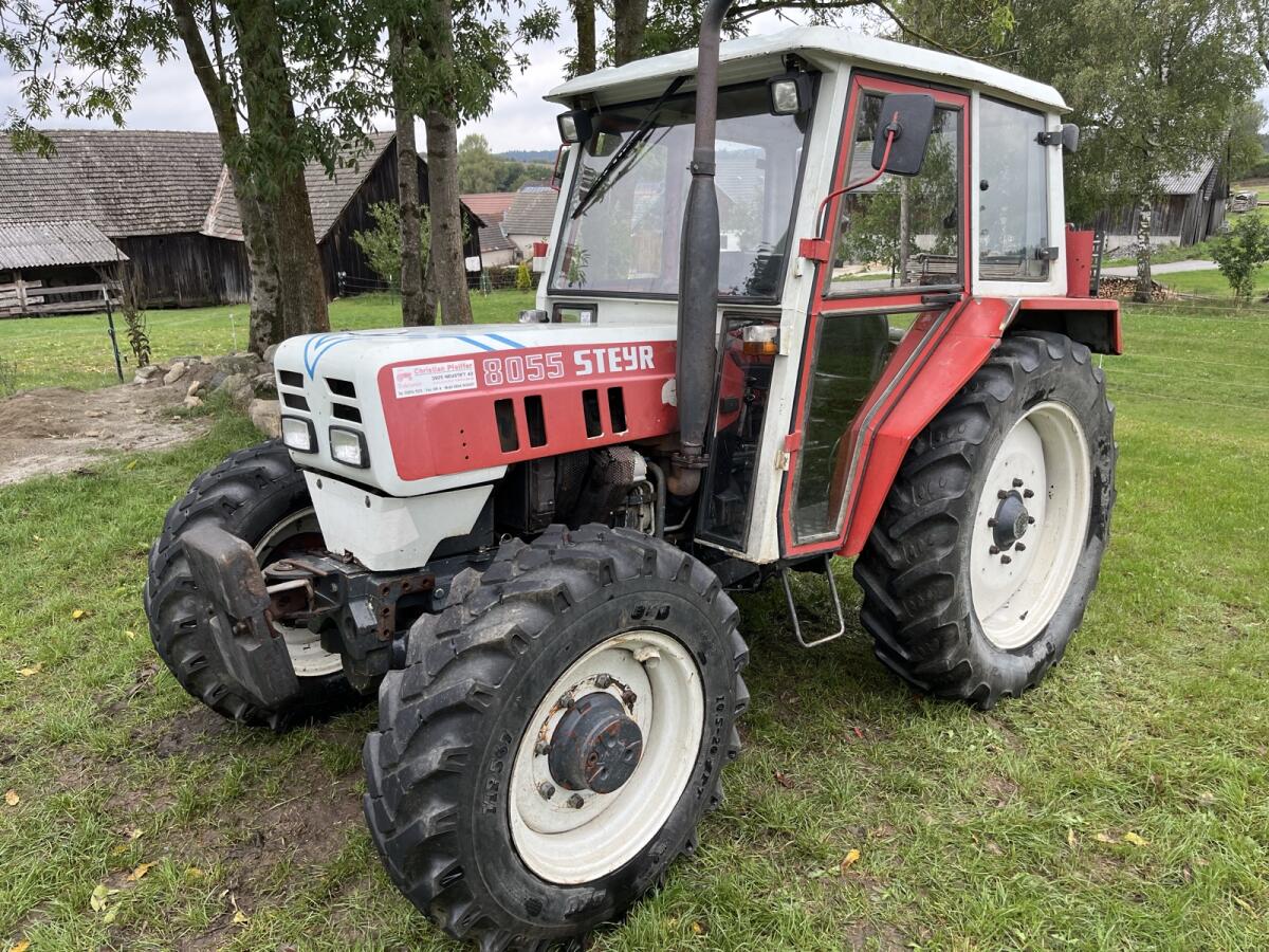 Steyr 8055 Allrad Traktor, viele Neuteile, guter Zustand 1