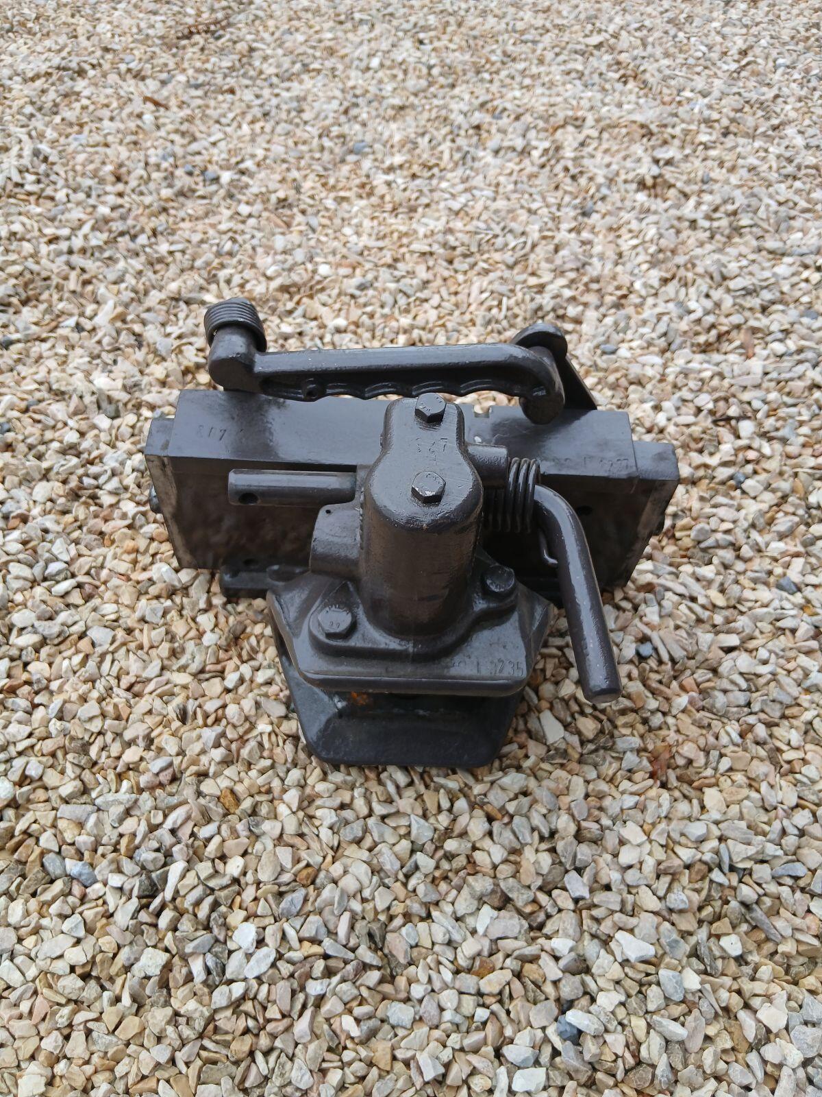 Massey Ferguson Anhängemaul MF 6100 2