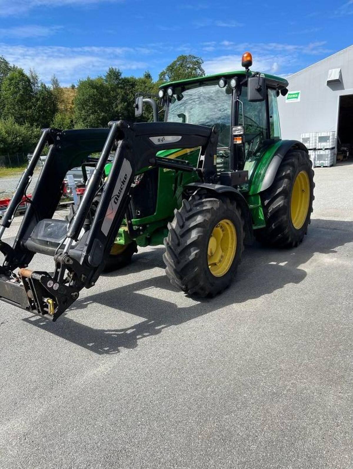 John Deere 5085M 2
