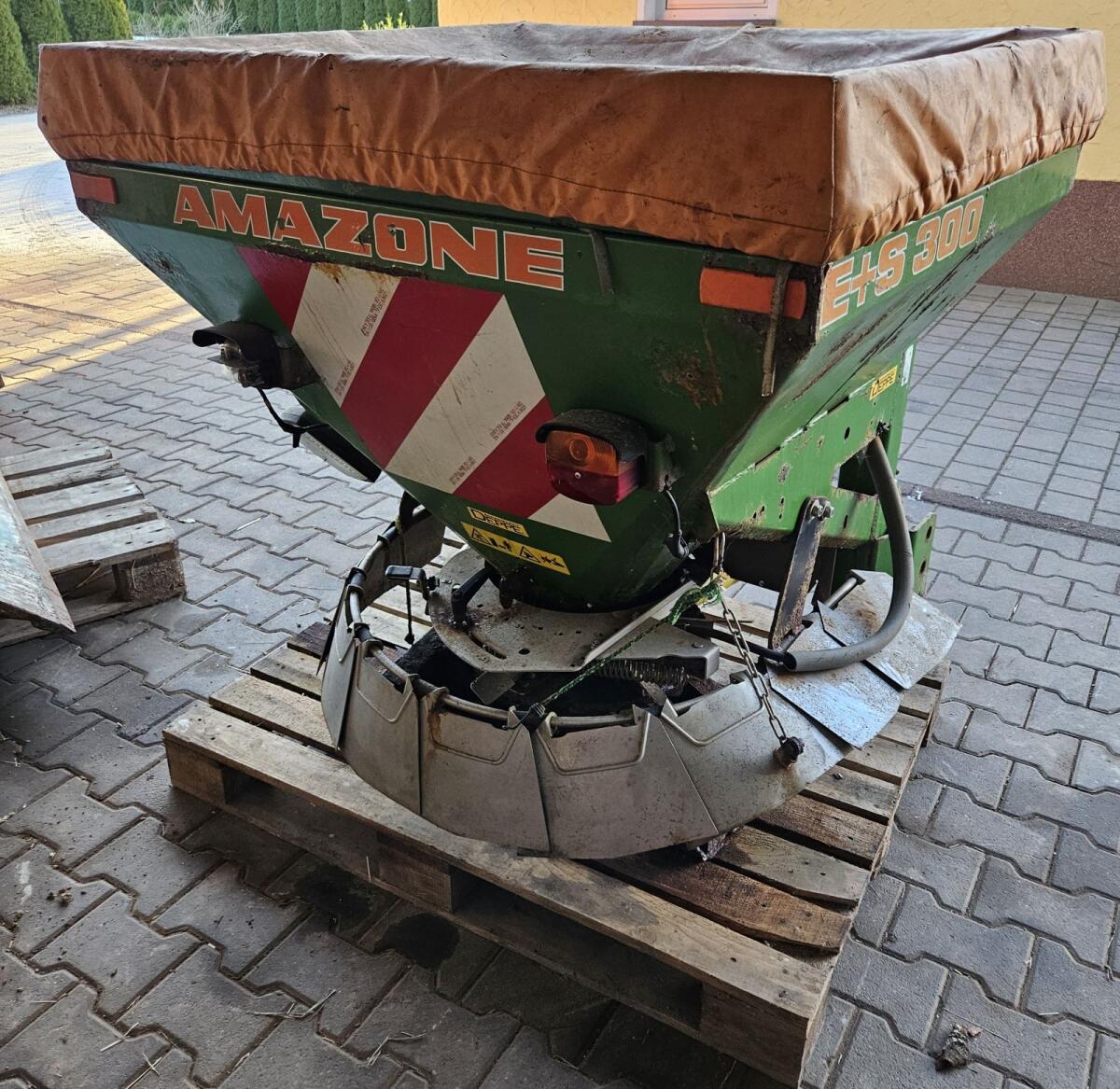 Amazone E+S 300 Salzstreuer 2