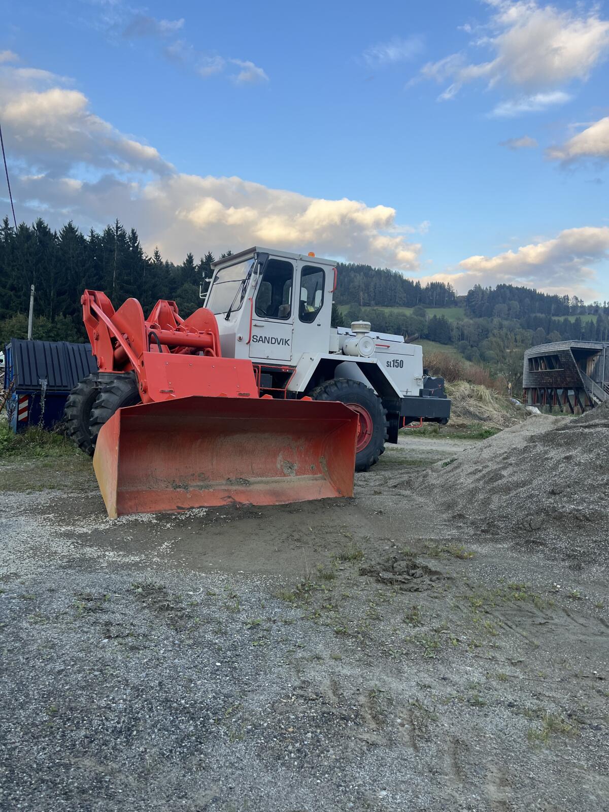 Schwenklader VOEST ALPINE Tross 130 2