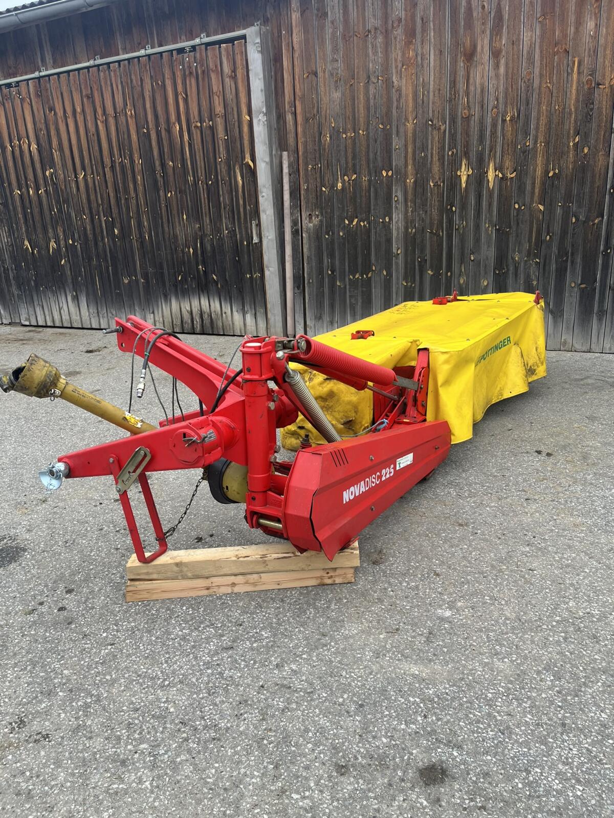 Pöttinger Novadisc 225 Scheibenmähwerk 1