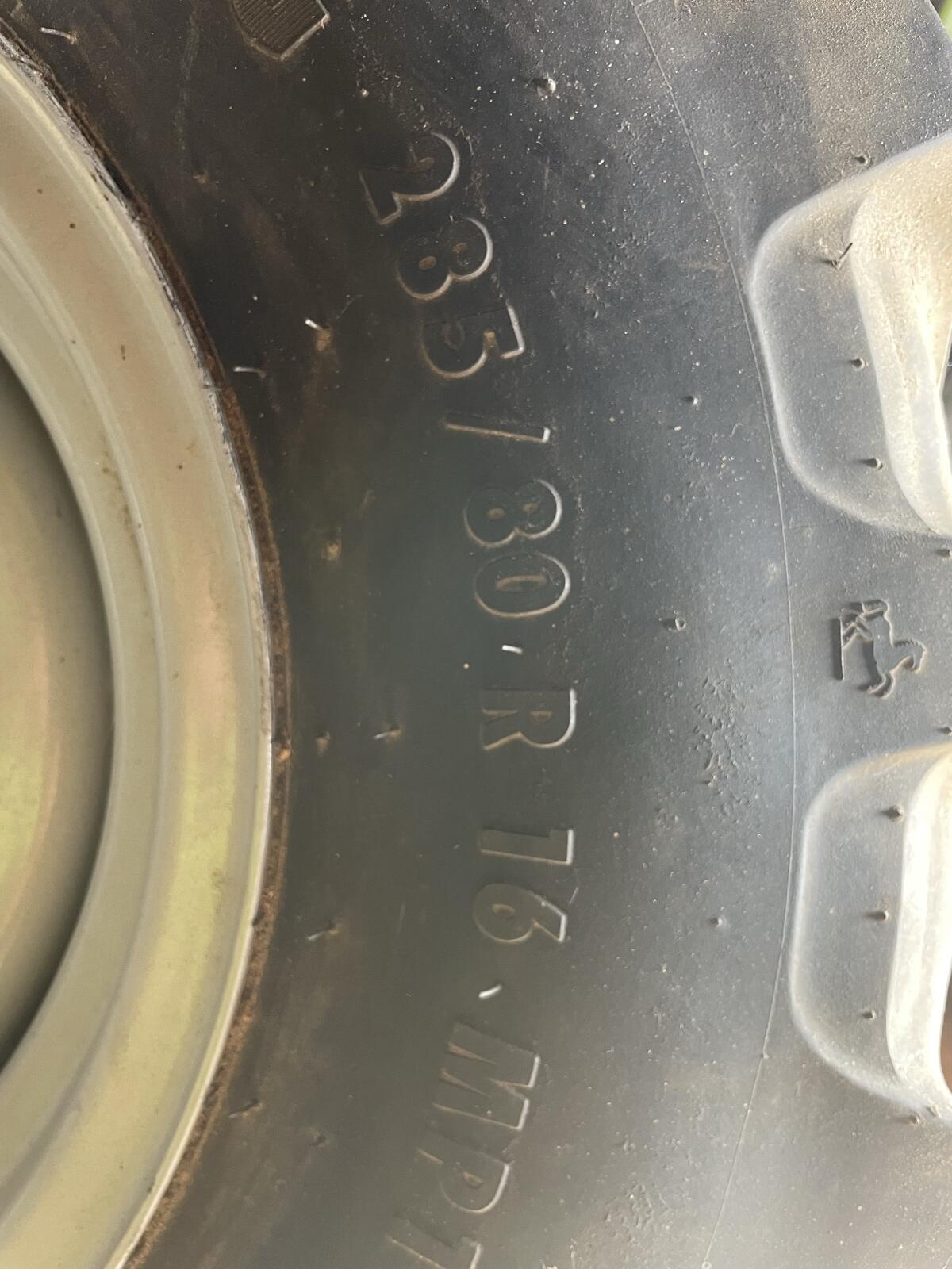 Komplettrad 285/80R16 2