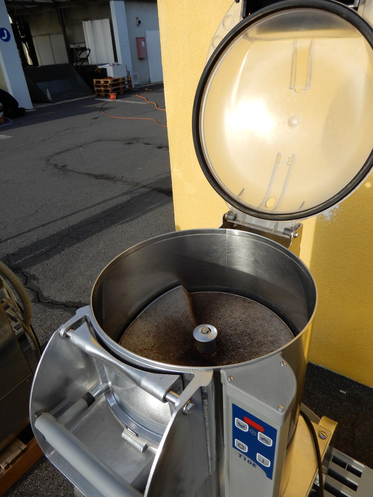 Elektrischer Kartoffelschäler mit Filter Electrolux 3